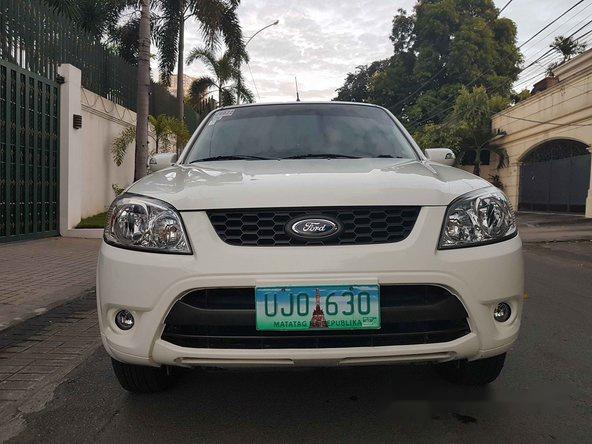 Well-maintained Ford Escape 2013 for sale