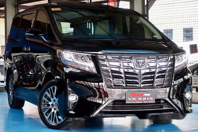 Good as new Toyota Alphard 2017 for sale