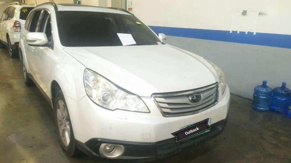 Subaru Outback 3.6 2011 AT White SUV For Sale