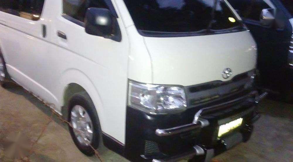 Toyota Hiace commuter 2013 model FOR SALE