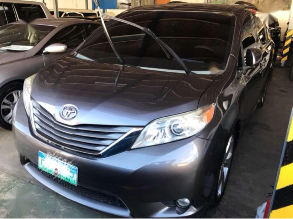 2011 Toyota Sienna XLE AT Full Option For Sale