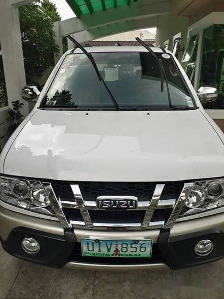 Isuzu Crosswind 2012 P678,000 for sale