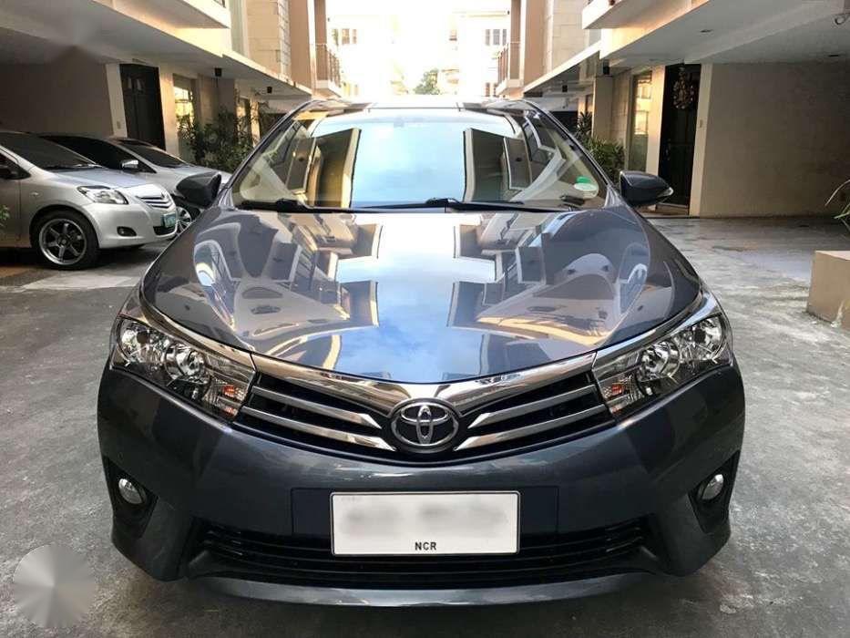 Selling my 2015 TOYOTA ALTIS 1.6 V TOP OF THE LINE