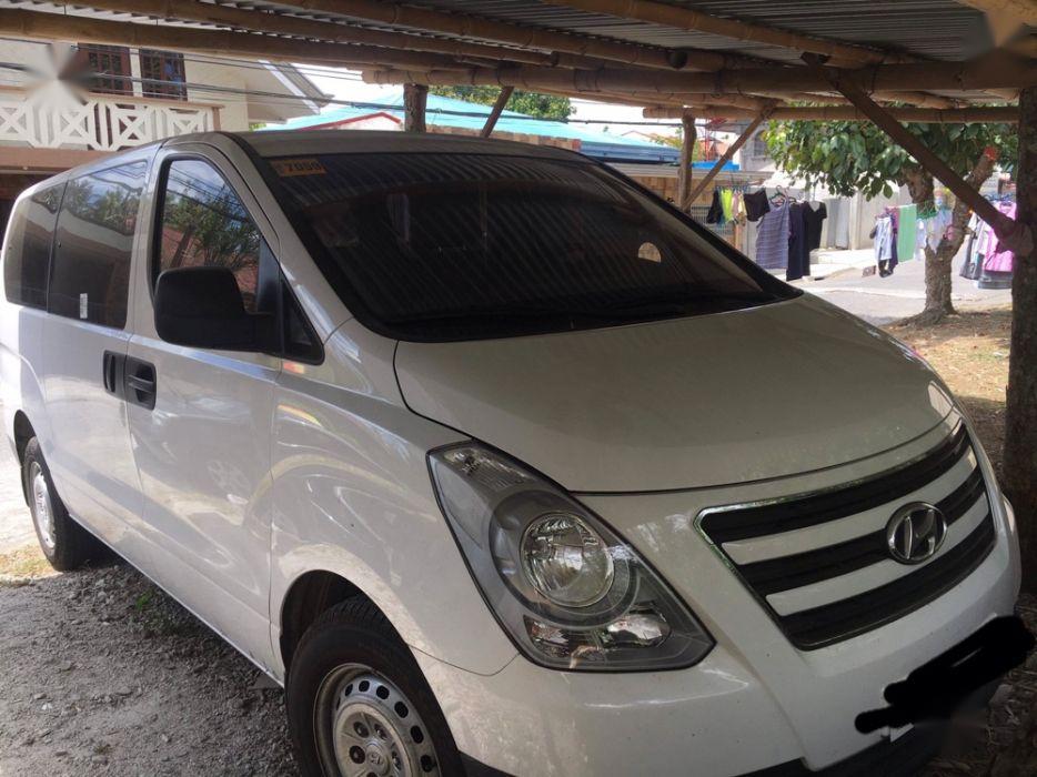 Selling 2nd Hand Hyundai Starex 2018 Van Manual Diesel at 10000 km in Lipa
