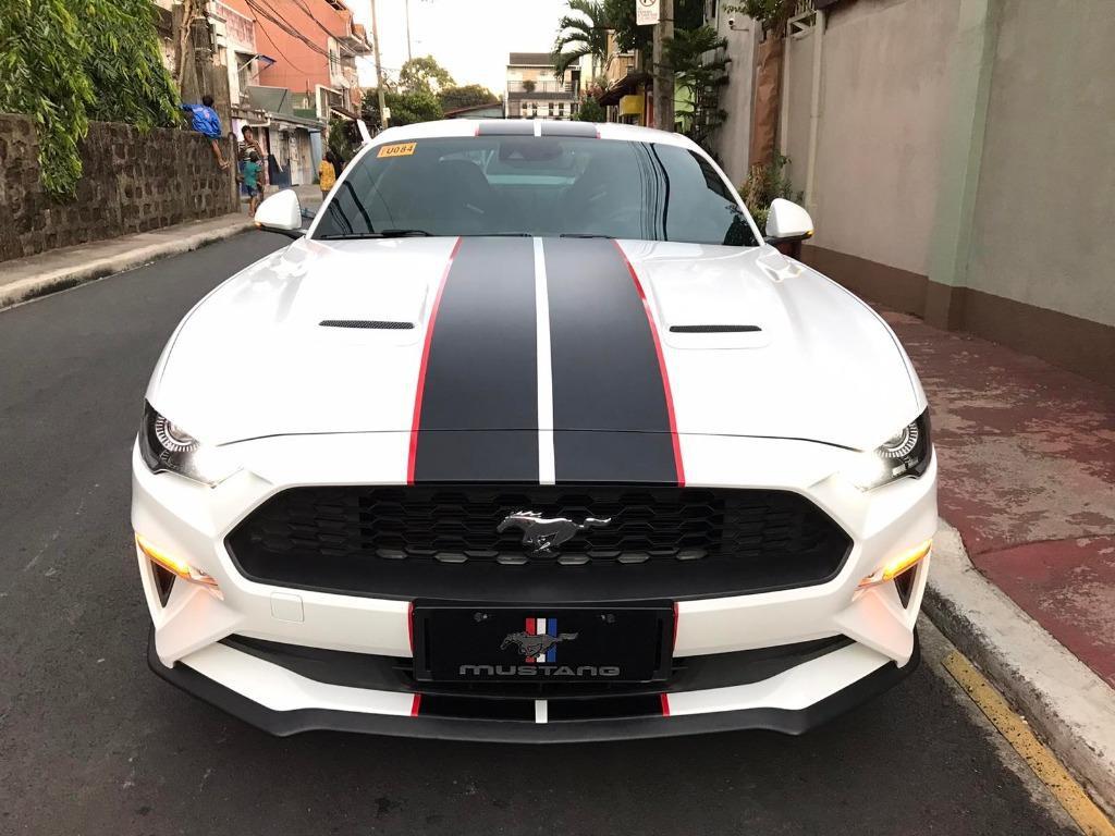 Selling White Ford Mustang in Marikina