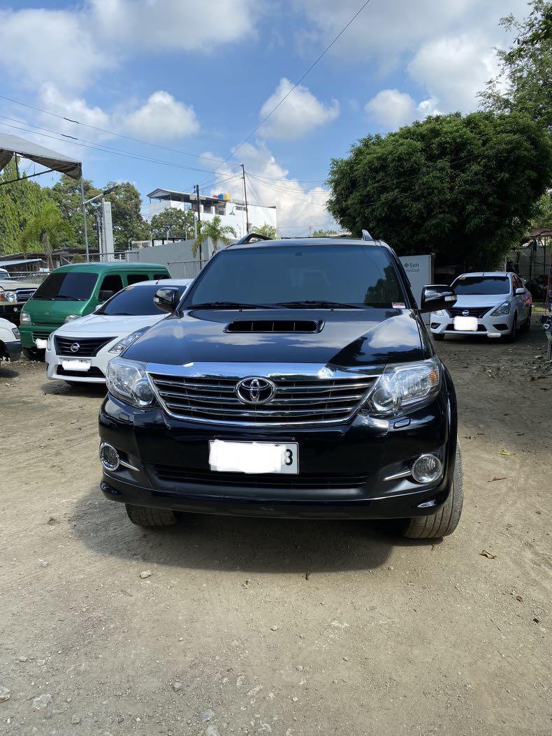Selling Black Toyota Fortuner 2015 in Cebu