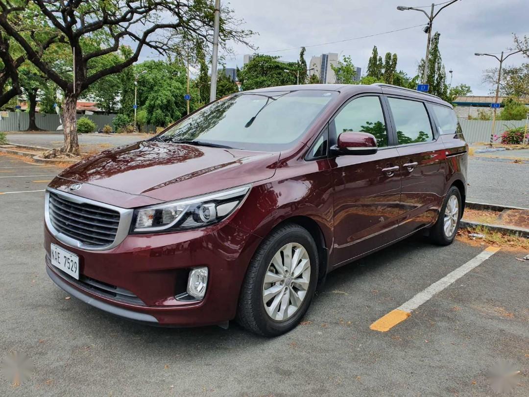 Red Kia Carnival 2017 for sale in Automatic