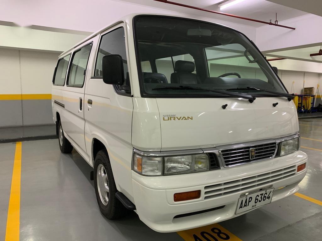 White Nissan Urvan 2014 for sale in Manual