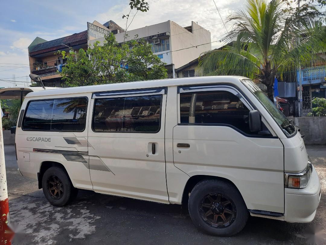 Selling White Nissan Urvan 2015 in Pasay