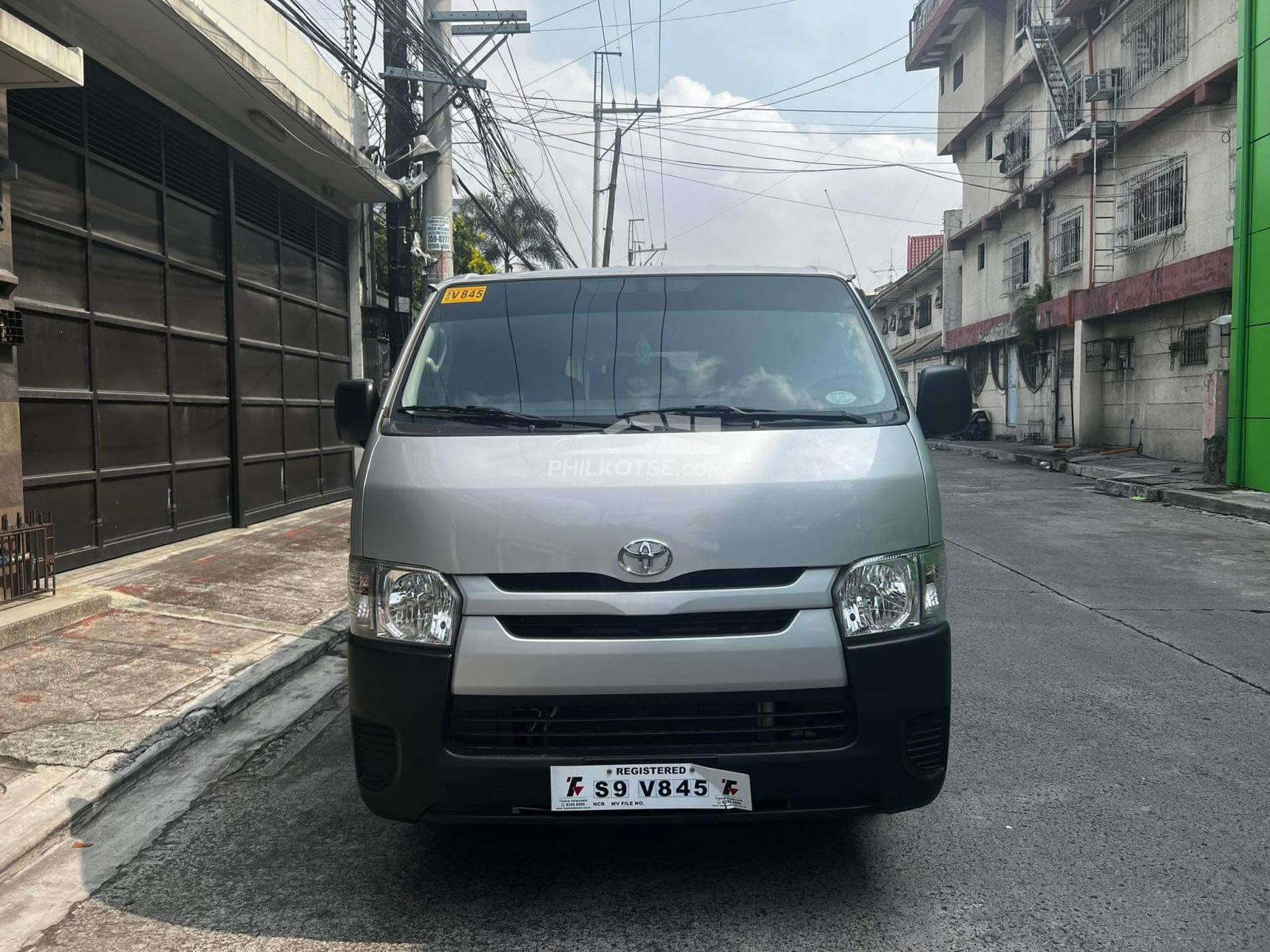 2023 Toyota Hiace Commuter 3.0 M/T in Quezon City, Metro Manila