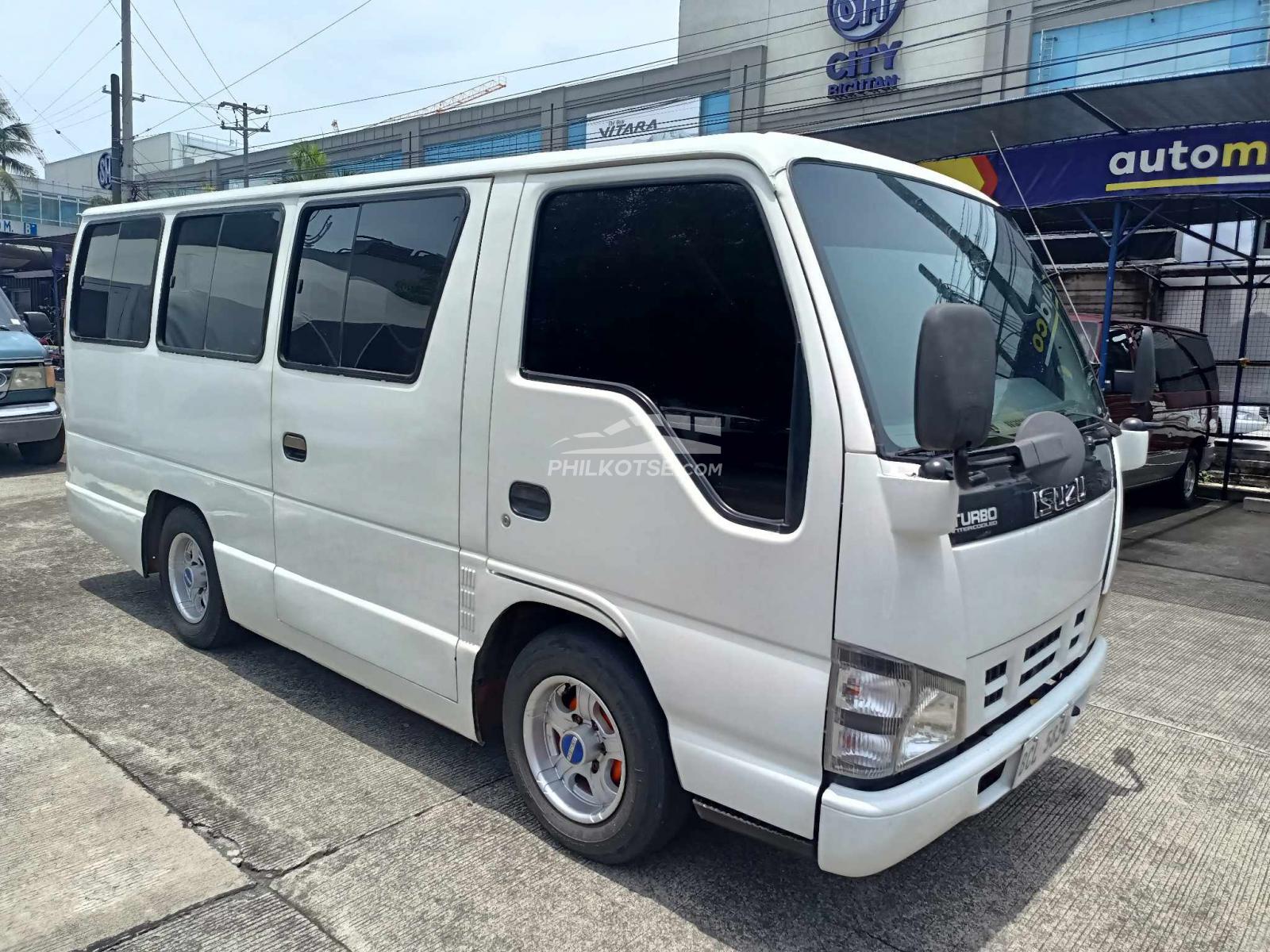 2016 Isuzu I-van in Parañaque, Metro Manila