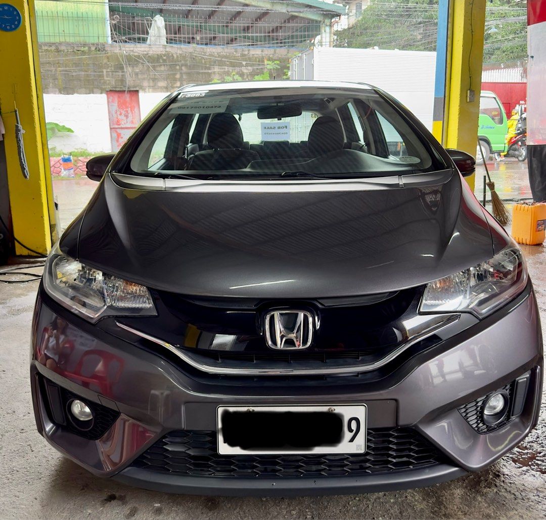 Selling White Honda Jazz 2017 in Malabon