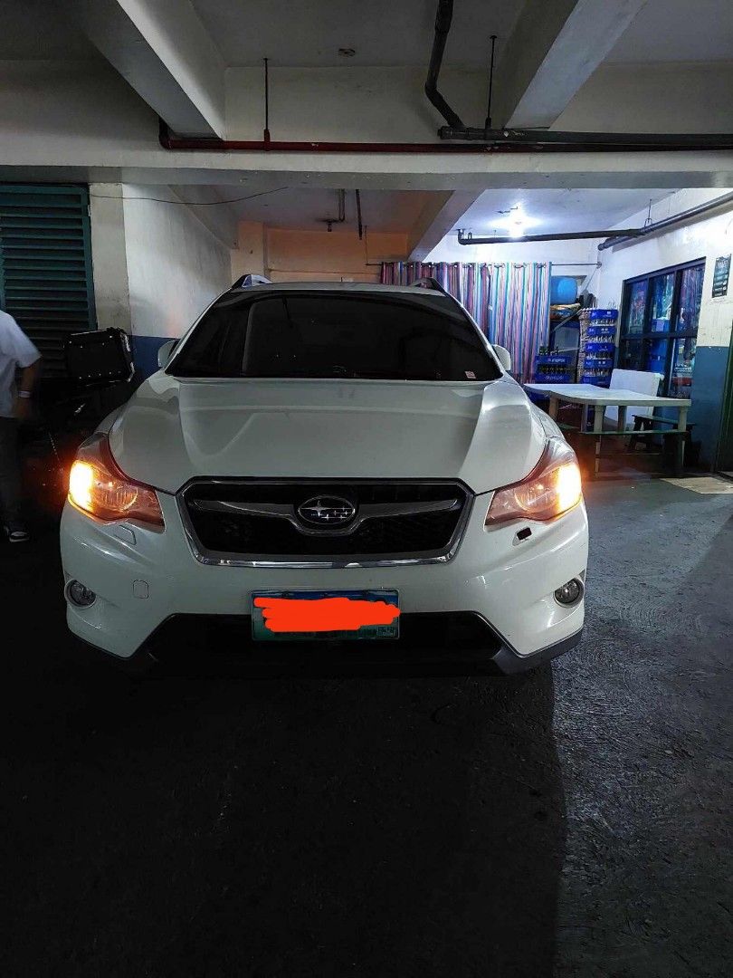 Selling Pearl White Subaru Xv 2012 in Manila
