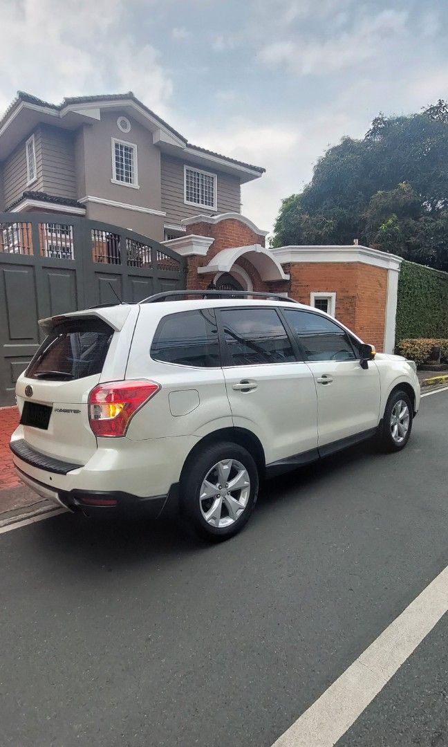 White Subaru Forester 2013 for sale in Mandaluyong