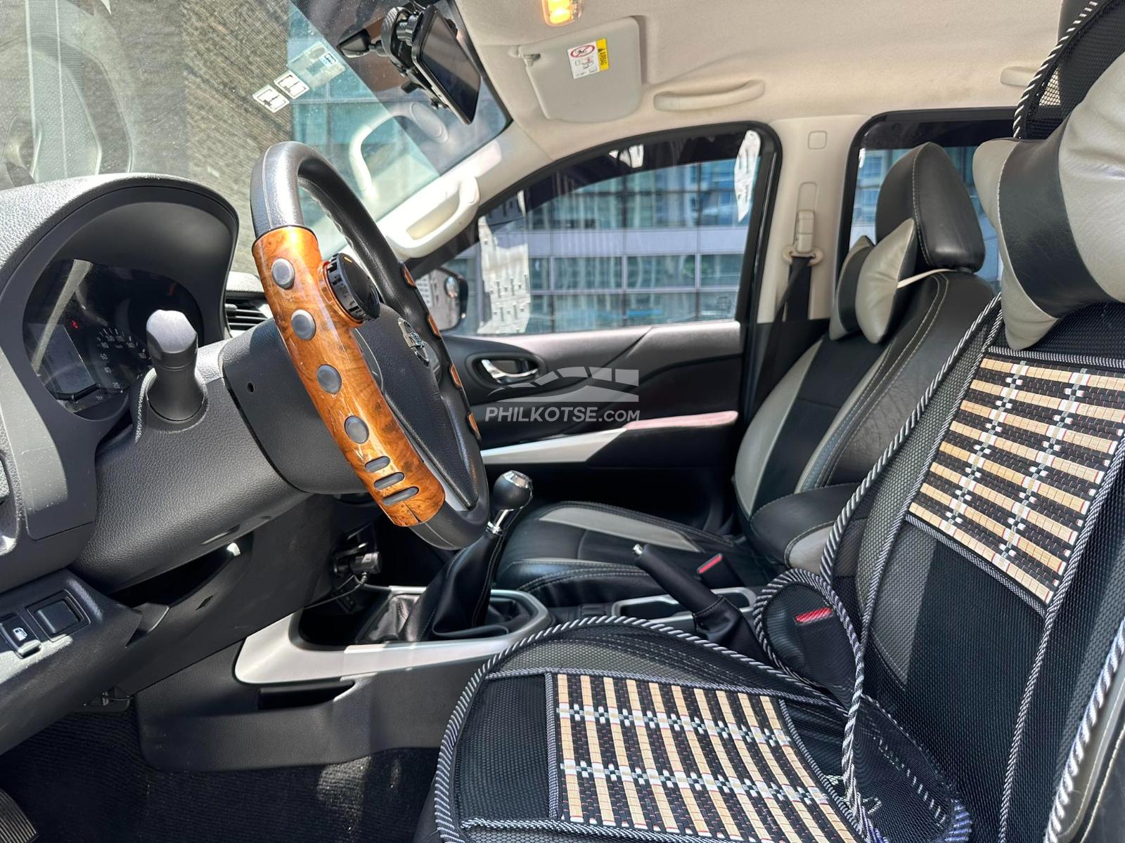 2018 Nissan Navara 4x2 EL Calibre MT in Makati, Metro Manila