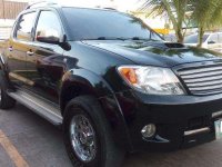 For sale Toyota Hilux automatic 4x4 3.0L