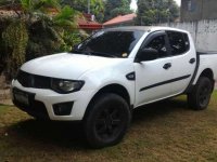 For sale Mitsubishi Strada 2010 rush owner leaving