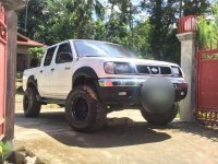 Nissan Frontier 4x4  4x4 automatic transmission 2000mdl for sale