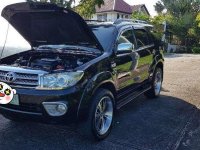 Toyota Fortuner g diesel automatic 2009-2010