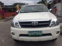 Toyota Fortuner 2007 G AT White SUV For Sale 