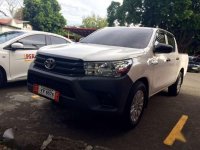 2016 Toyota Hilux 2.4L MT White Pickup For Sale 