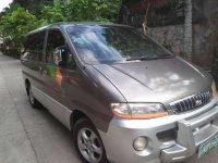 Hyundai Starex 2000 MT Gray Van For Sale 