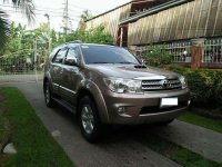 2011 Toyota Fortuner V 4x4 AT Beige SUV For Sale 