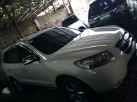 Hyundai Santa Fe 2009 AT White For Sale 