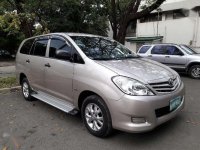 FOR SALE TOYOTA Innova e 2010