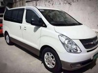 2009 HYUNDAI Grand Starex gold FOR SALE