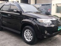 2014 Toyota Fortuner V At 4x4 3.0d top of the line FOR SALE