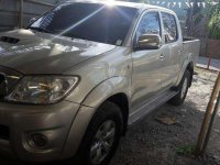 Toyota Hilux G 4x4 automatic 2011 FOR SALE