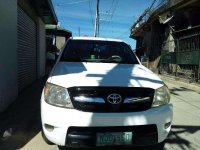 Toyota Hillux Pick up 4x2 2008 MT White For Sale 