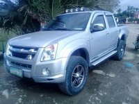 Isuzu Dmax 2012 model manual 4×2 FOR SALE