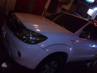 Toyota Fortuner 2007 AT White SUV For Sale 