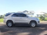 2014 Toyota Fortuner V 4x4 AT Top of the line Casa maintained