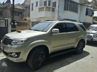 Toyota Fortuner V 2015 AT Silver SUV For Sale 