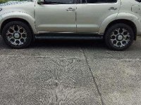 For sale Toyota Fortuner 2014 V 4x2 automatic silka gold metallic