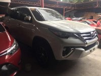 For sale Toyota Fortuner V Top of the Line 2017 24 V 4x2 AT White