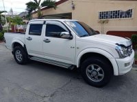 Isuzu Dmax 2006 LX AT White Pickup For Sale