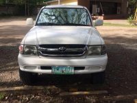 Fresh Toyota Hilux 2003 2.4 2.0 White For Sale 