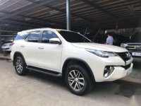 2018 Toyota Fortuner V AT Diesel 2TKMS Only ALMOST NEW Pearl White