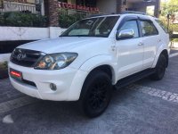 Toyota Fortuner 4x2 Diesel White SUV For Sale 