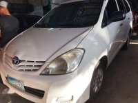 2010 Toyota Innova 2.5 J Manual White for sale