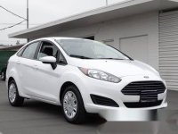 Ford Fiesta Color White manual transmission model 2014