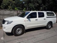Toyota Hilux 2012 4x2 MT White Pickup For Sale 