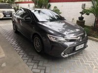 2016 Toyota Camry 2.5V Gray Sedan For Sale 