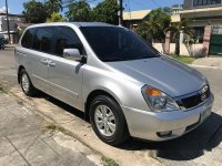 Well-maintained Kia Carnival 2013 for sale