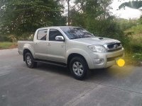 Toyota Hilux 2011 G AT 4x4 Silver Pickup For Sale 