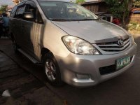 FOR SALE TOYOTA Innova J gas 2009